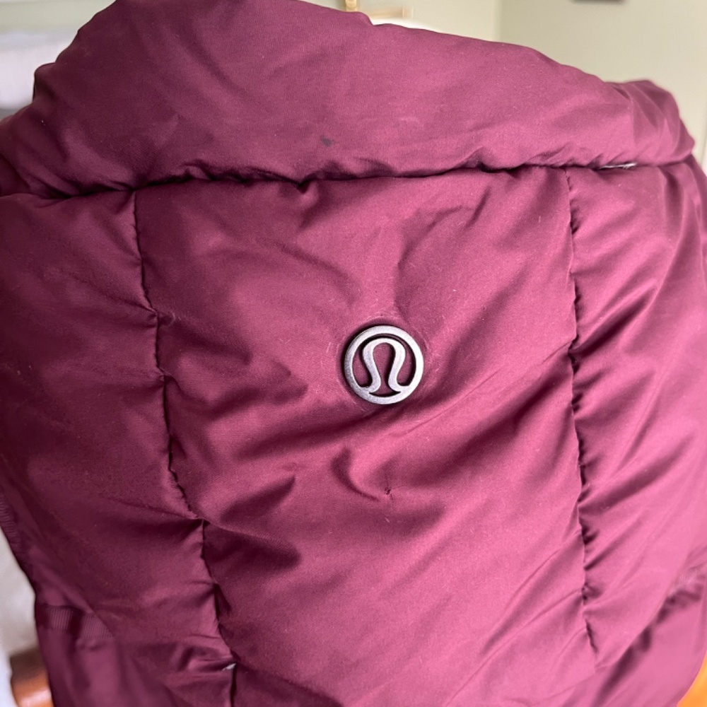 Lululemon Chilly Chill Reversible Puffy Vest Goose Down Bordeaux/Rust Berry - Picture 6 of 12